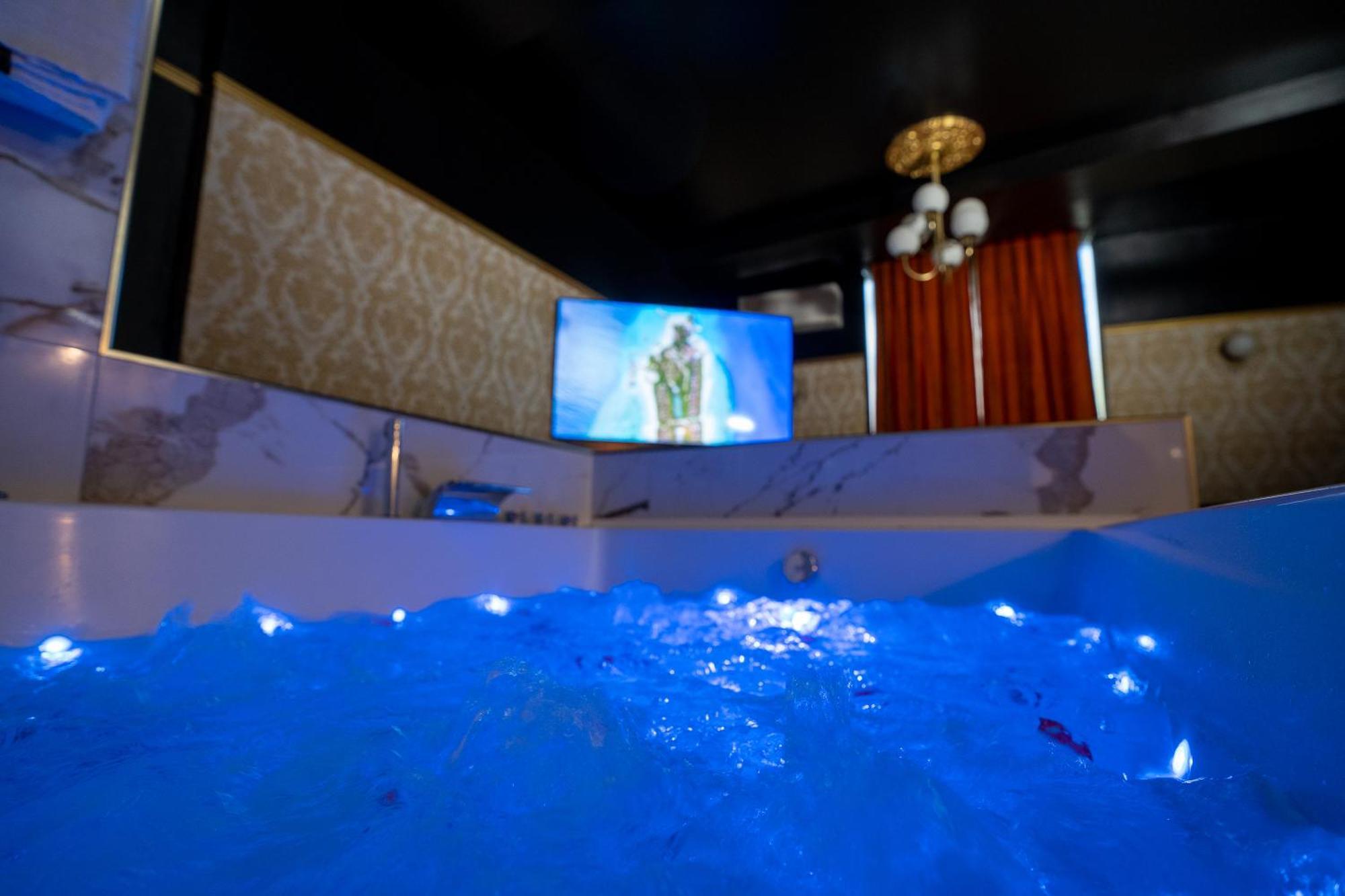 Appartement D'Exception Avec Jacuzzi Villefranche-sur-Saone Ngoại thất bức ảnh