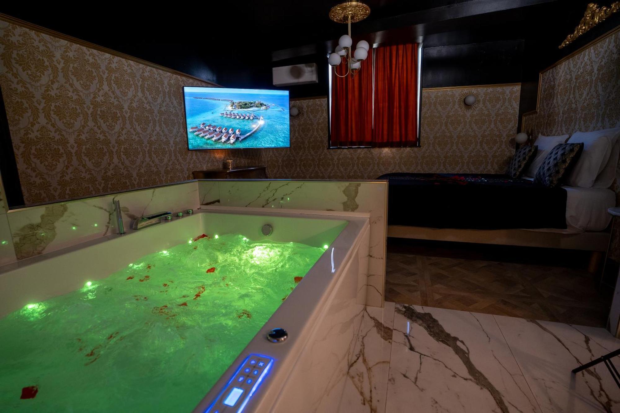 Appartement D'Exception Avec Jacuzzi Villefranche-sur-Saone Ngoại thất bức ảnh